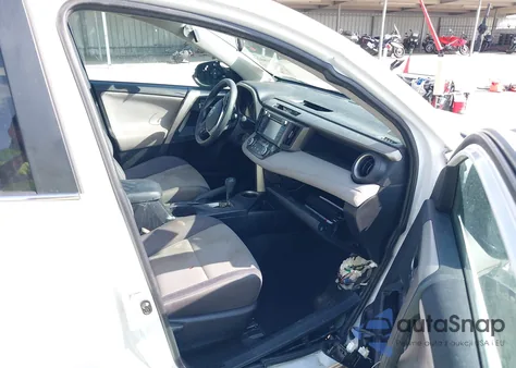 2015 Toyota Rav4 Xle z USA, uszkodzony, nr VIN 2T3RFREV5FW384733
